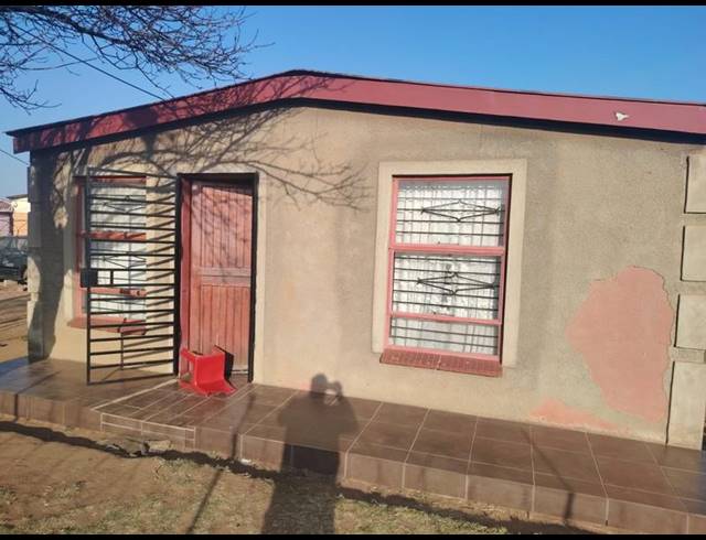 1 BEDROOM HOUSE FOR SALE IN ETWATWA